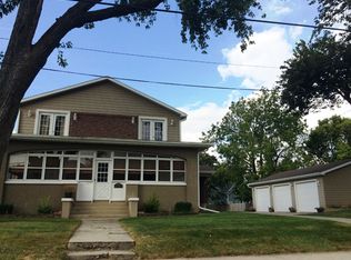 1915 6th St, Peru, IL 61354