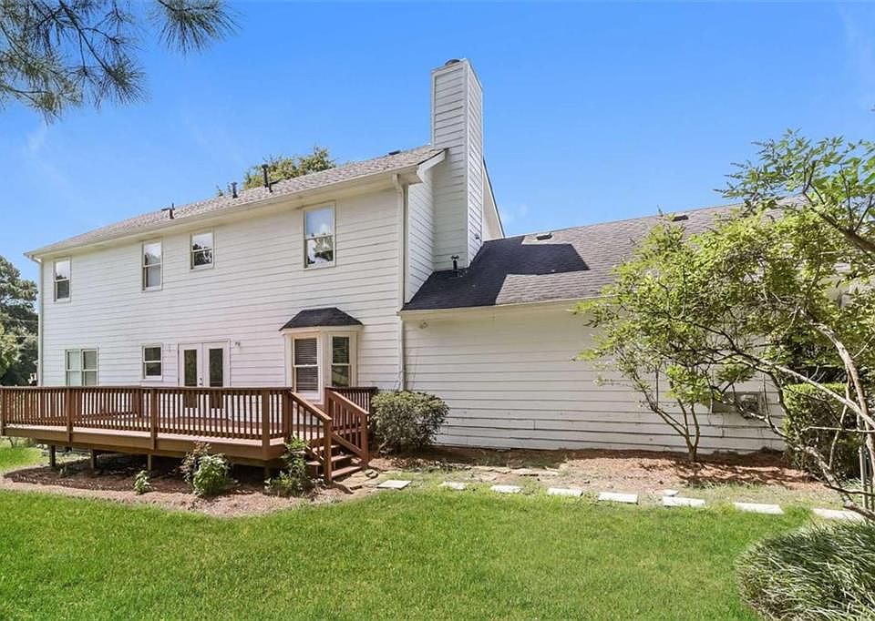 1st image of 2980 Summer Ct E
