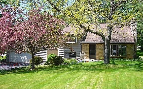 3rd image of N8047 Lac La Belle Dr