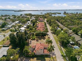 1740 Assisi Dr, Sarasota, FL 34231