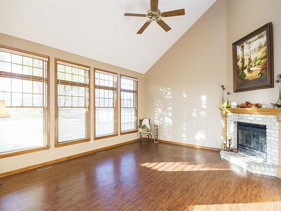 4th image of 15227 Laurel Ridge Pl