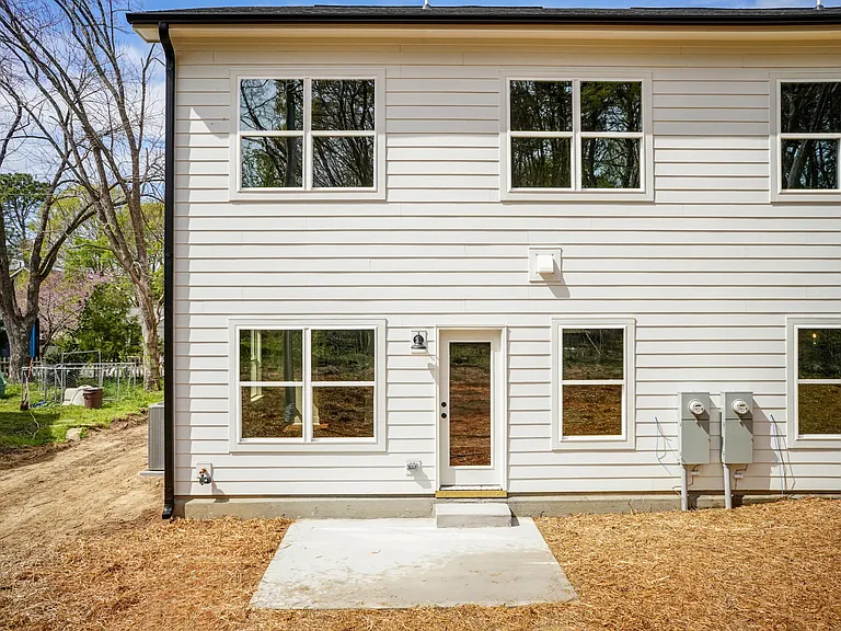 816 N Taylor St — Photo 30