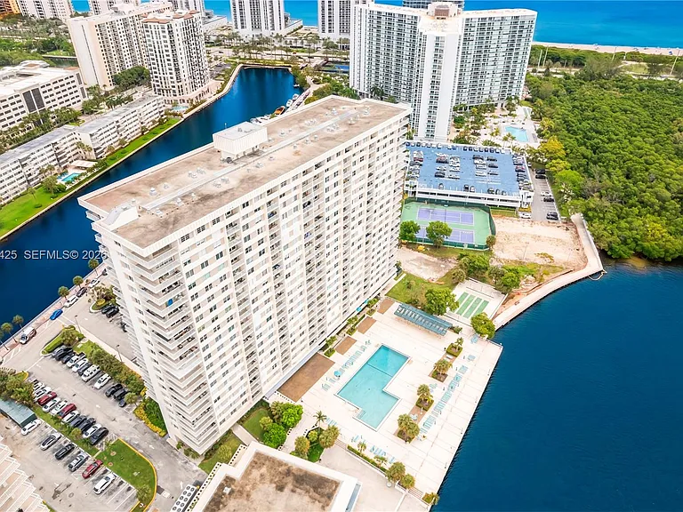 300 Bayview Dr #214 — Photo 48