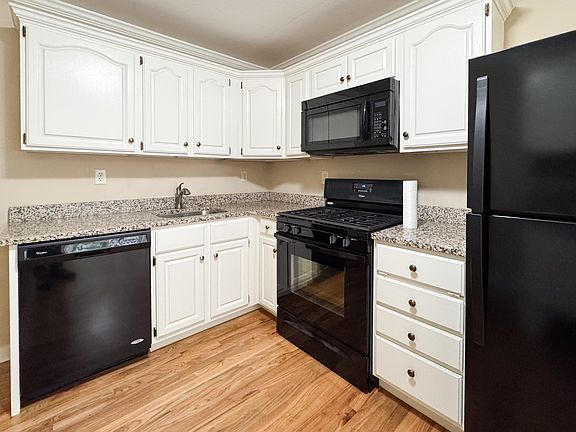 4th image of 2610 Pelham Rd