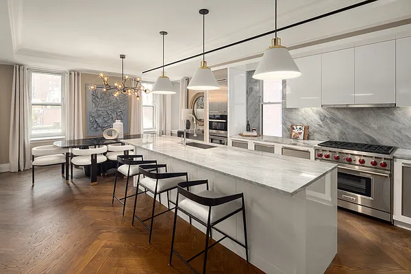 L’Appartement AMERICANA N/S Fooded P/O Lofts At Noho Commons Apartments, 11179 Weddington St, North