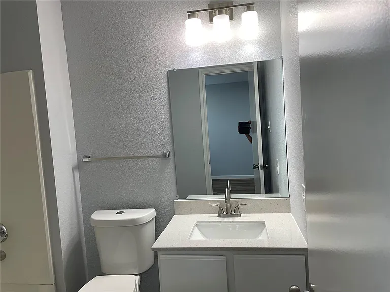 2911 Donnell Dr — Photo 13