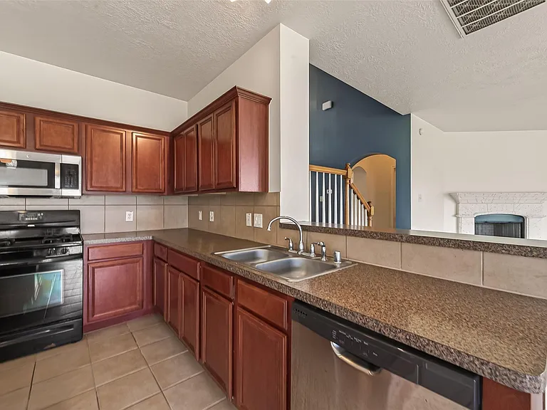 18518 Bare Meadow Ln — Photo 16