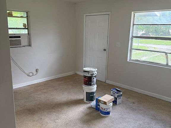 2nd image of 1011 Avenue G Ave #1