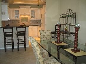 3rd image of 850 Palm St #4