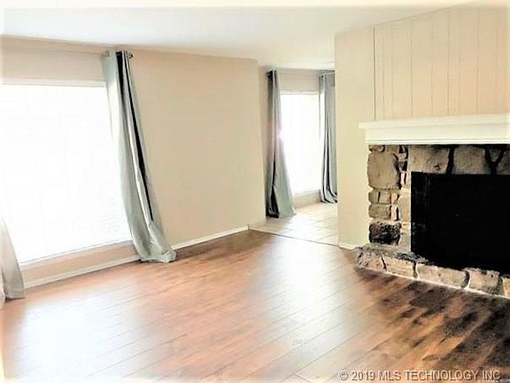 3rd image of 6707 S Richmond Ave Unit 549