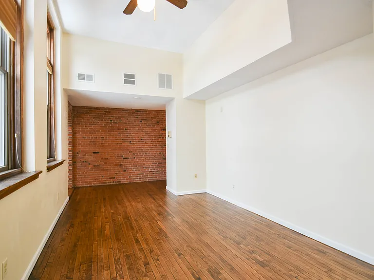 58 Woodley Ct #10 — Photo 16