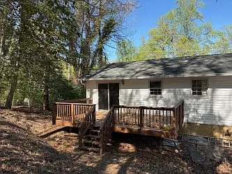 Building Photo - 910 Hine Trl