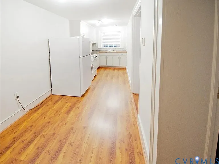 12 W Clay St #B — Photo 6