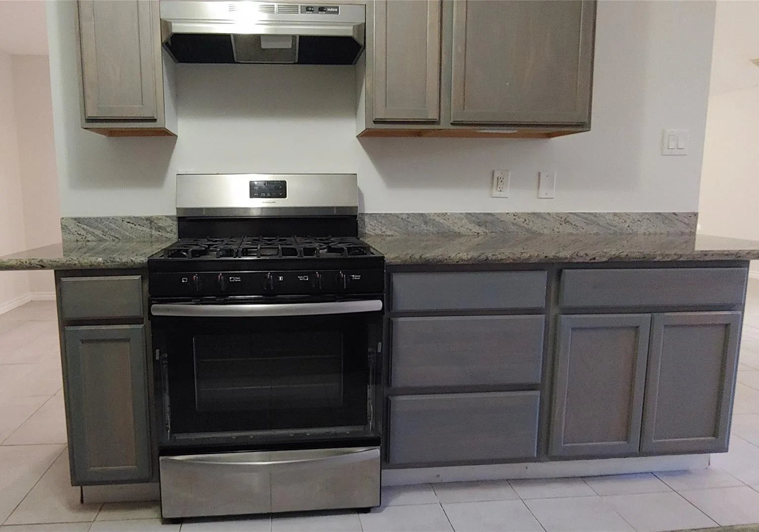 4 bed, 2.0 bath, 1918 sqft, $2,200 — Photo 4