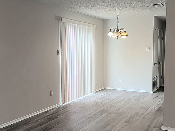 5th image of 8878 Meadow Range St