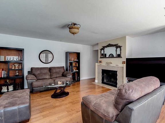 3rd image of 11238 E Mercer Ln