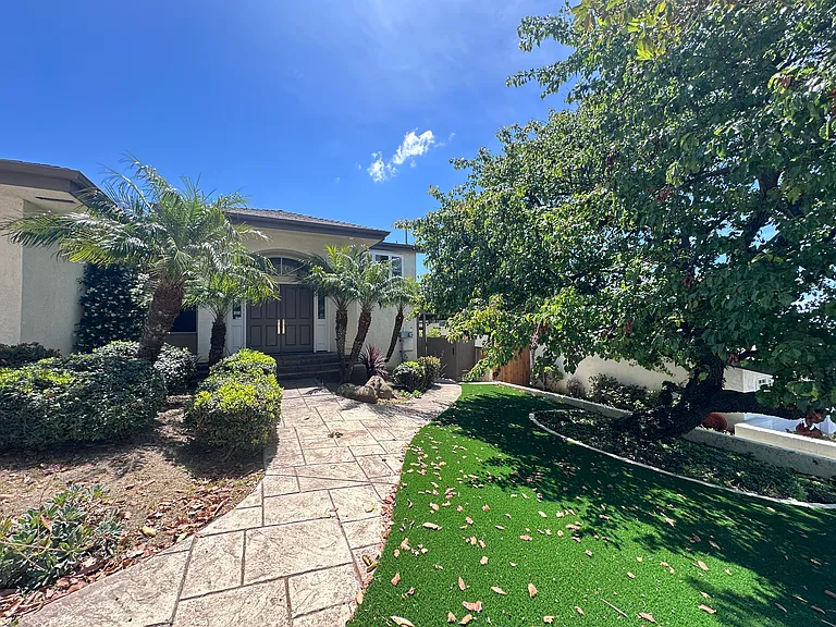3539 Mount Laurence Dr — Photo 2
