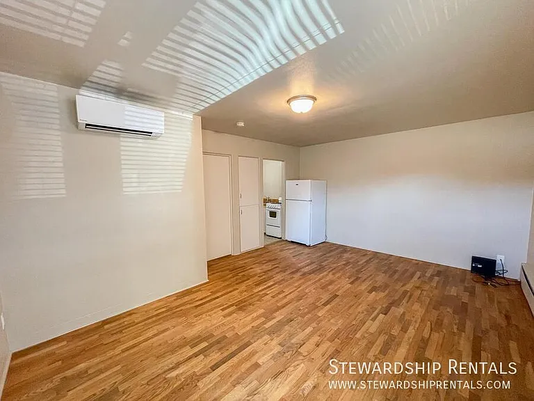942 E 18th Ave #5 — Photo 3