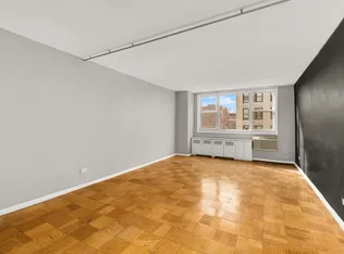 77 7th Avenue 10P image 1 of 7