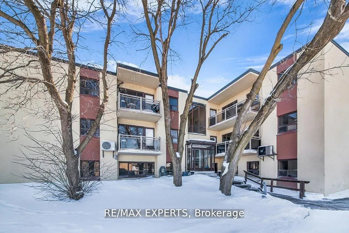 3 bed, $2,700 — Photo 2