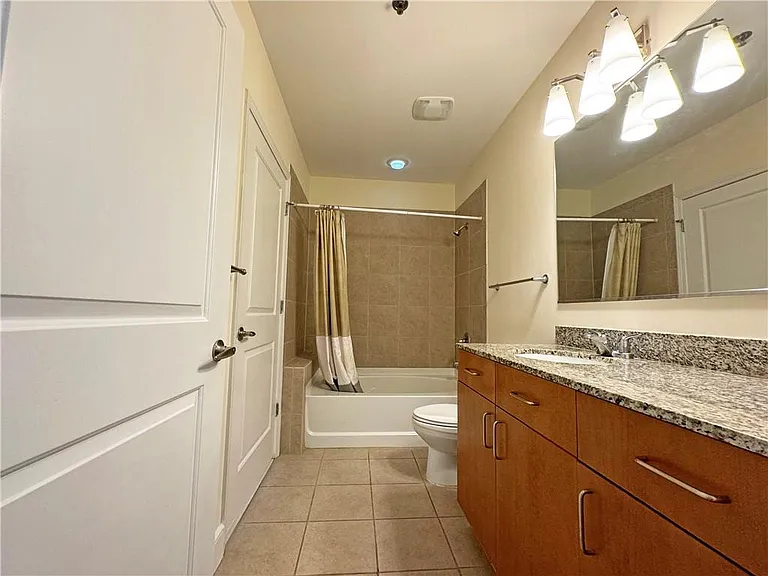 44 Peachtree Pl NW #929 — Photo 16