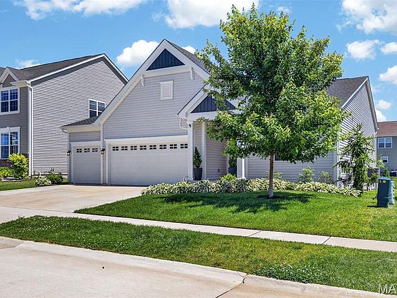 3rd image of 849 Upland Loop