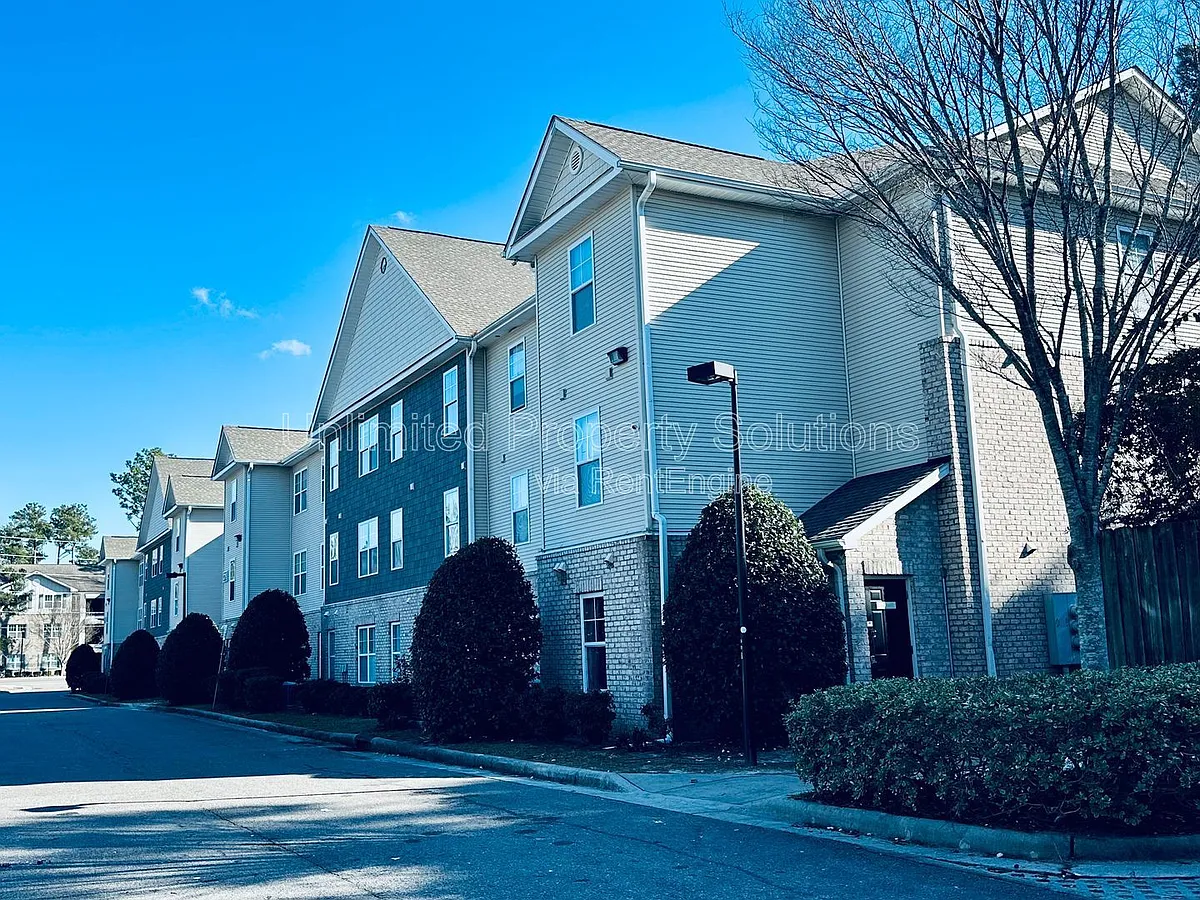 Building Photo - 376 S Kerr Ave #302
