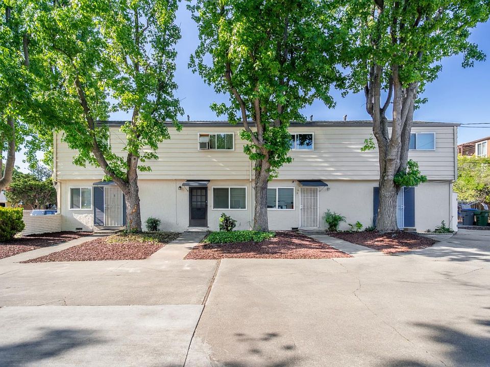 1st image of 828 Opal Dr