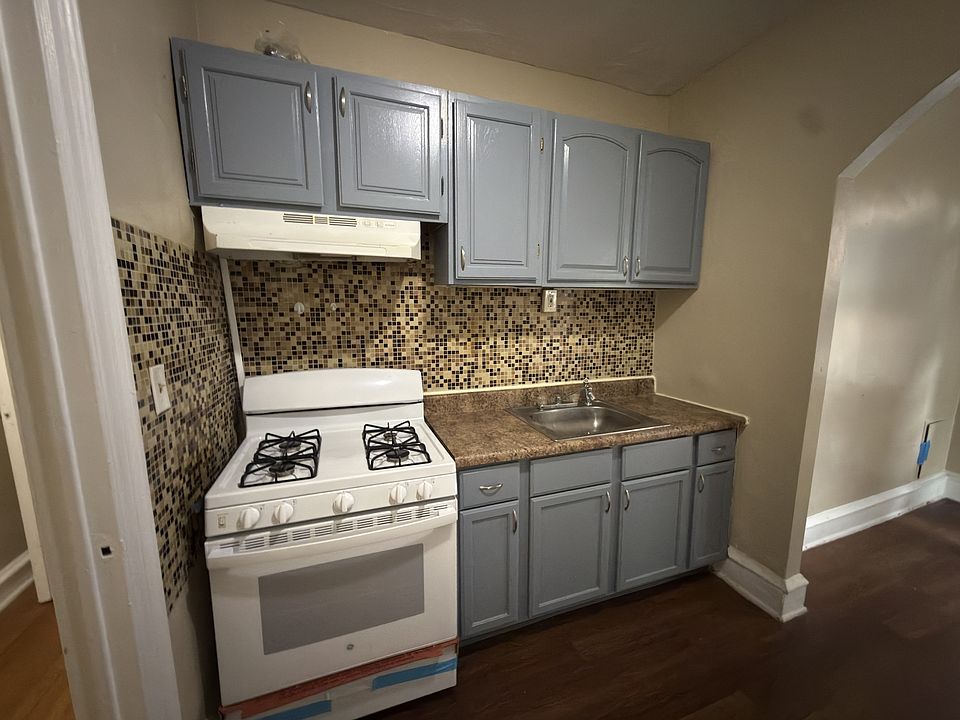 2nd image of 330 Laurel St Unit 206