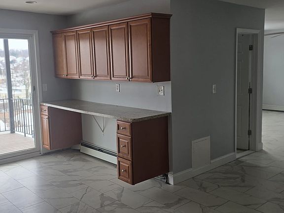 3rd image of 270 Edwards Pl Floor 1