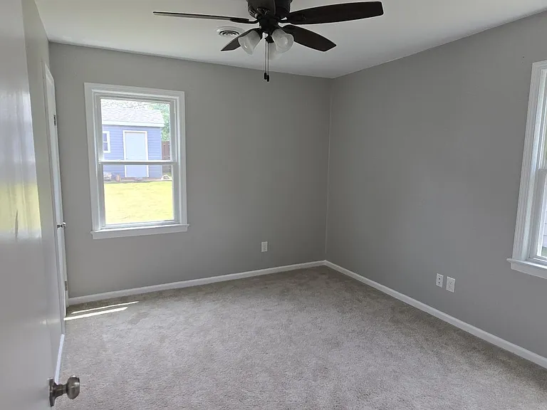 1101 Eastwood Ave — Photo 13