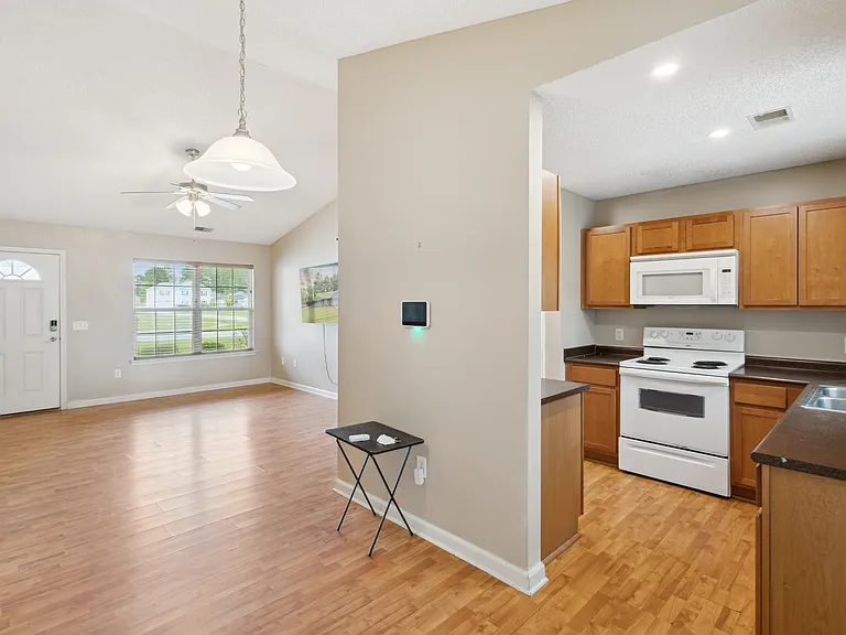 123 Knotty Pine Cir — Photo 9