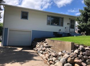 303 S Madison Ave, Pierre, SD 57501