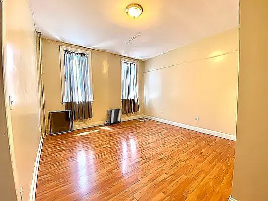 3rd image of 471 Carroll St APT 1L