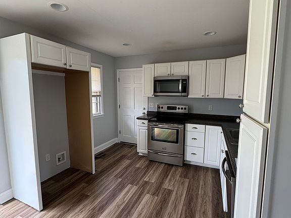 4th image of 915 Harrell Dr