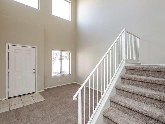 5th image of 1015 W Janice Dr