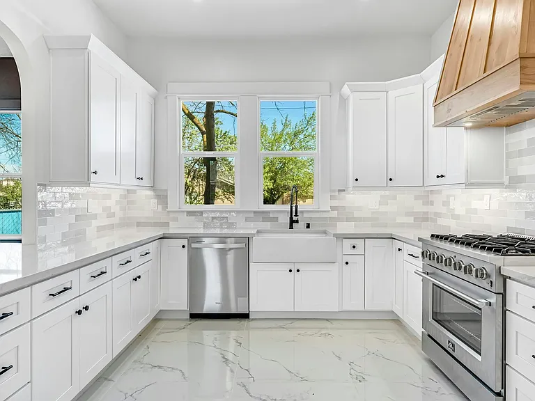 406 Sierra Ave — Photo 17