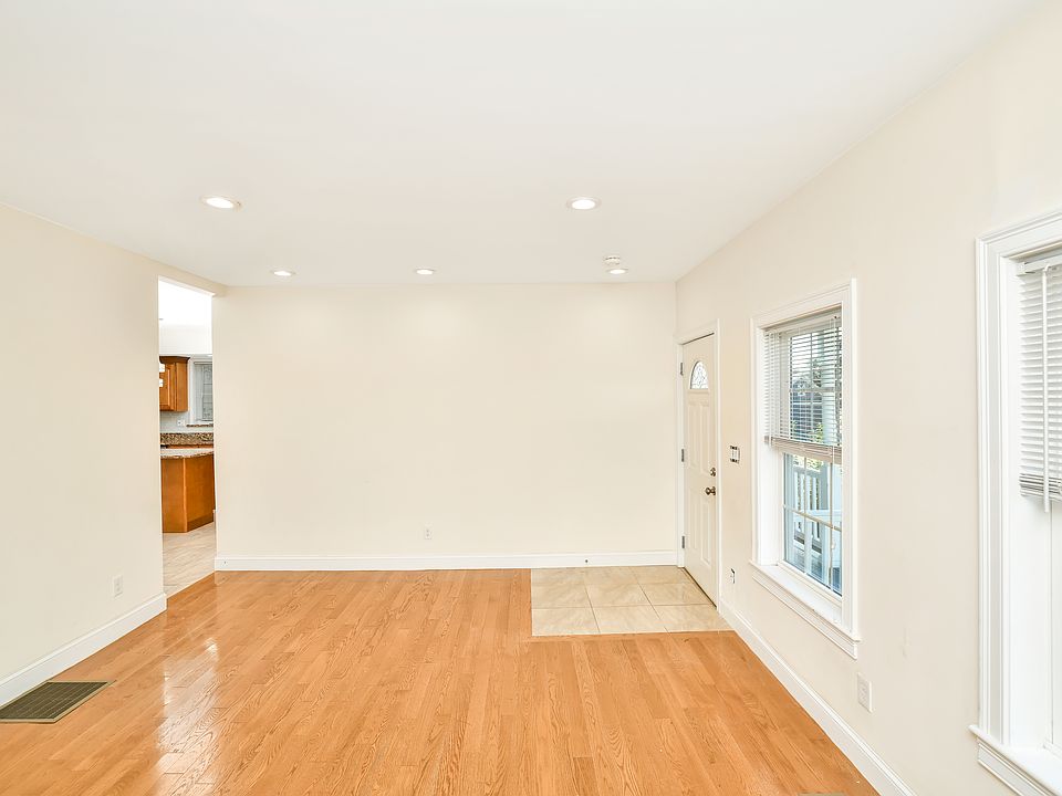 1st image of 11 Melville Ave #1