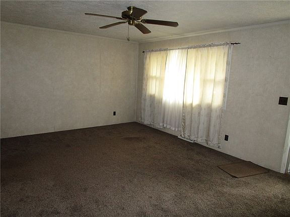 4th image of 1307 Arlington Dr