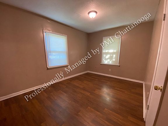 4th image of 2011 Blackford St #2011