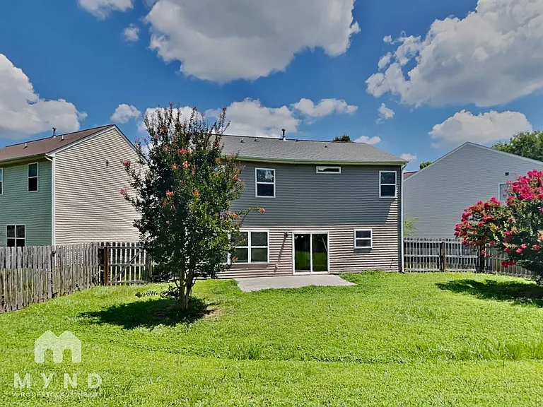 303 Holton Dr — Photo 24