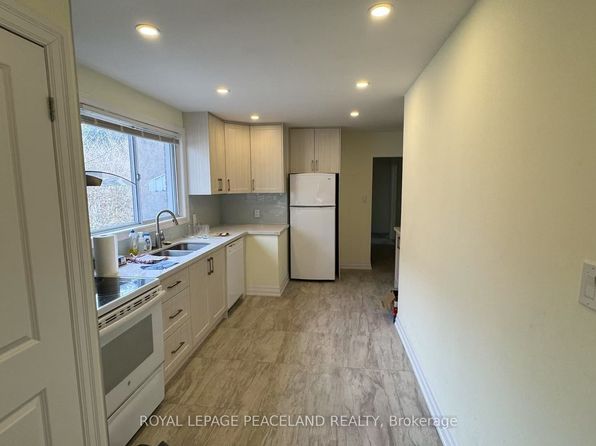 173 York Mills Rd #C12, Toronto, ON M2L 1K6