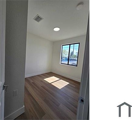 4th image of 1321 NW 6th Ave #A