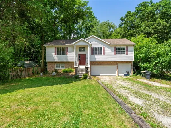 25612 W Woodlawn Ave, Antioch, IL 60002