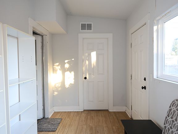 4th image of 105 4th St