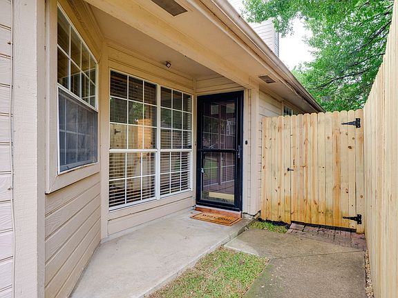 2nd image of 2080 Montclair Ln