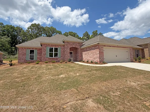 214 Anderson Oaks Dr, Pearl, MS 39208