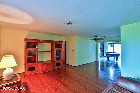 2nd image of 54 Oakview Cir