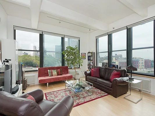 Sold by Sotheby's International Realty | media 14
