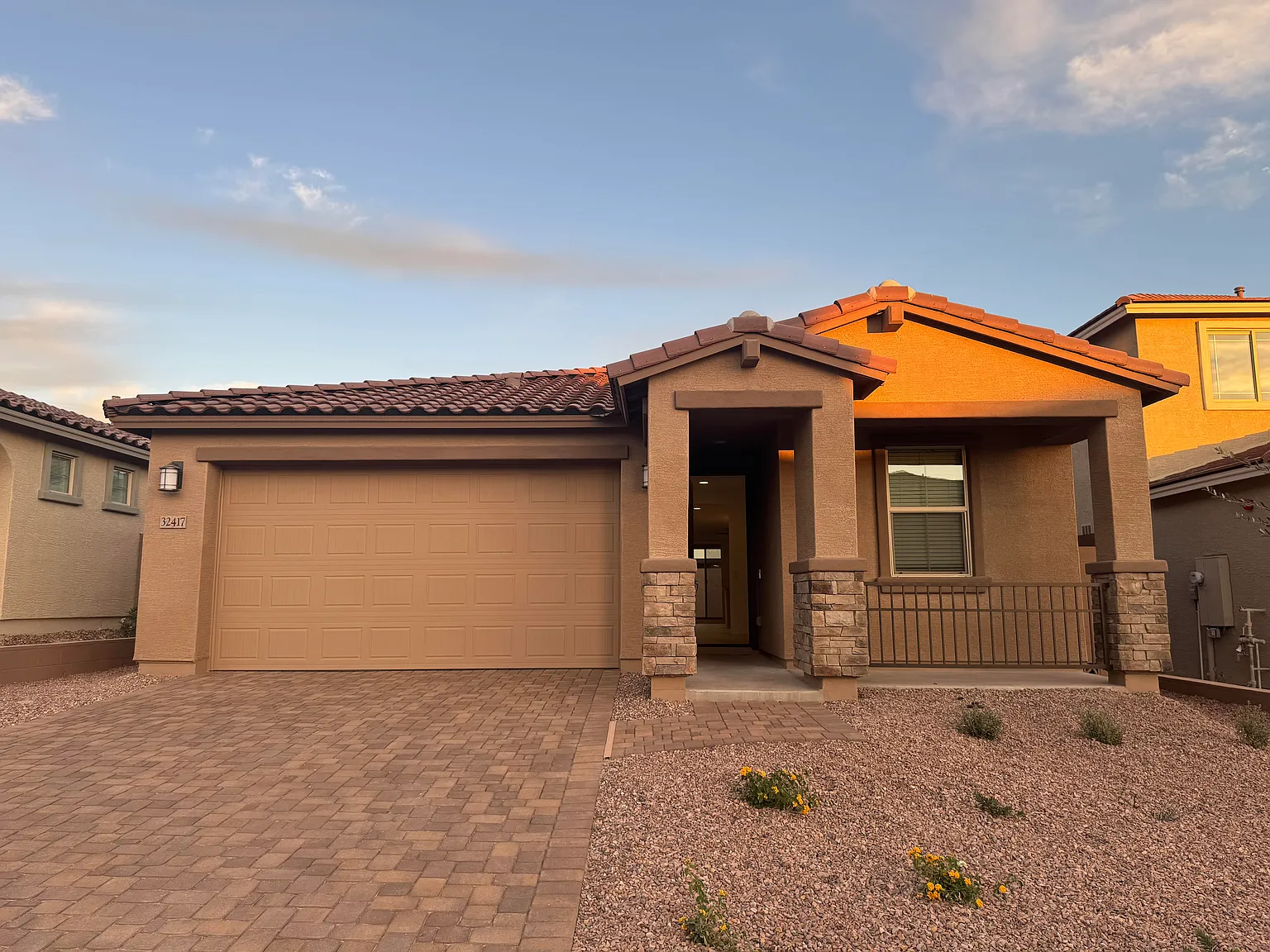 4 bed, 1967 sqft, $2,145 — Photo 2
